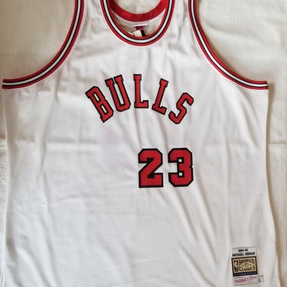 Men's Mitchell & Ness Michael Jordan White Chicago Bulls Rookie Authentic Jersey - Picture 4 of 12